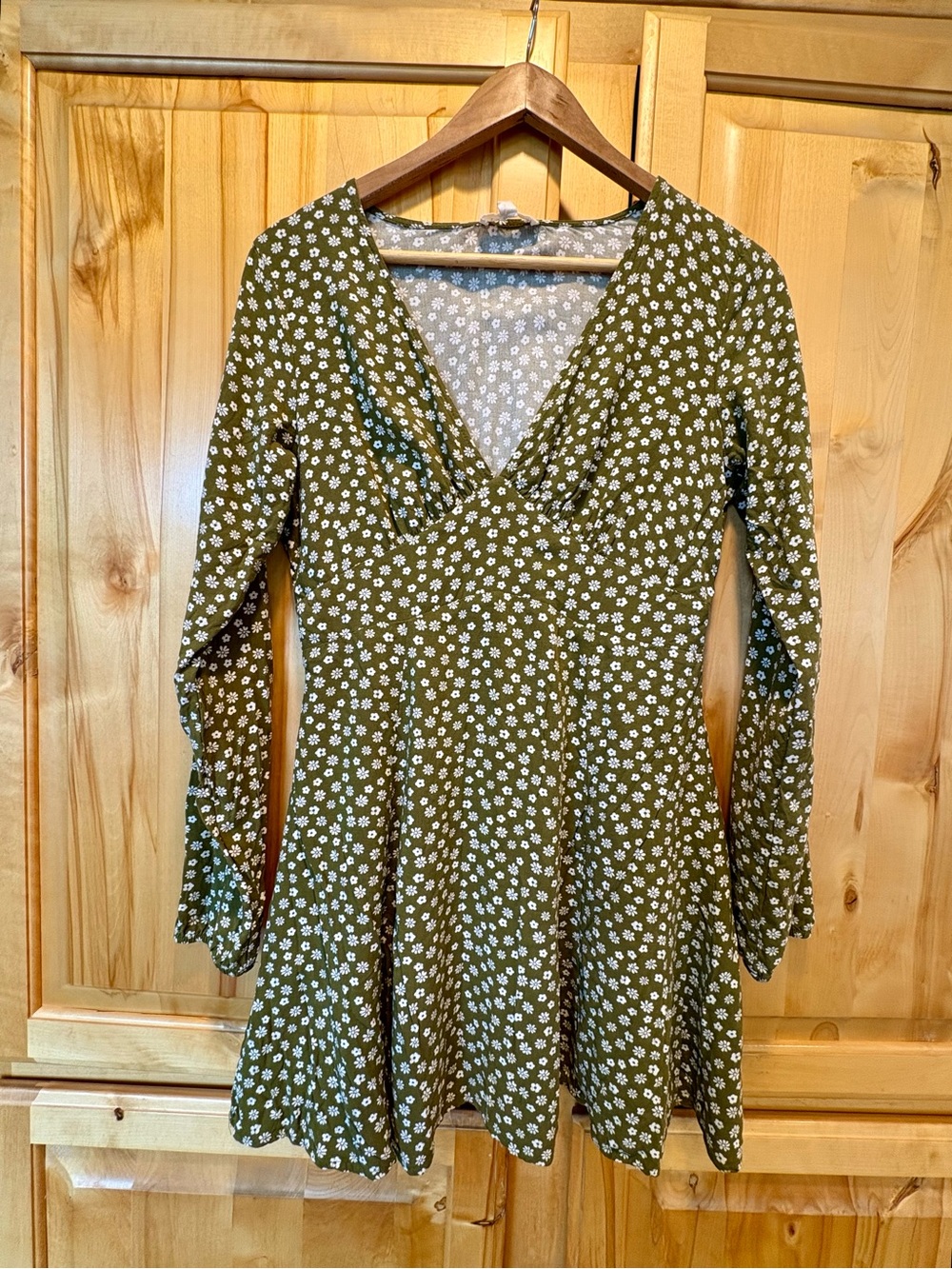 L.A. Hearts by PacSun Olive Green Floral V-Neck Long Sleeve Dress